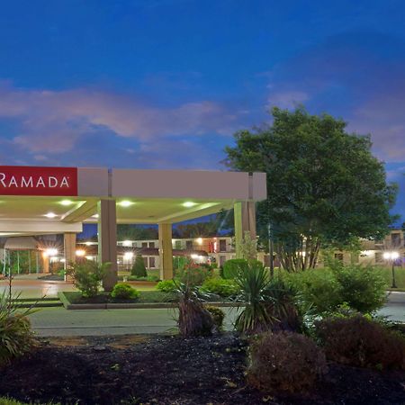 Ramada By Wyndham Louisville North Exterior photo